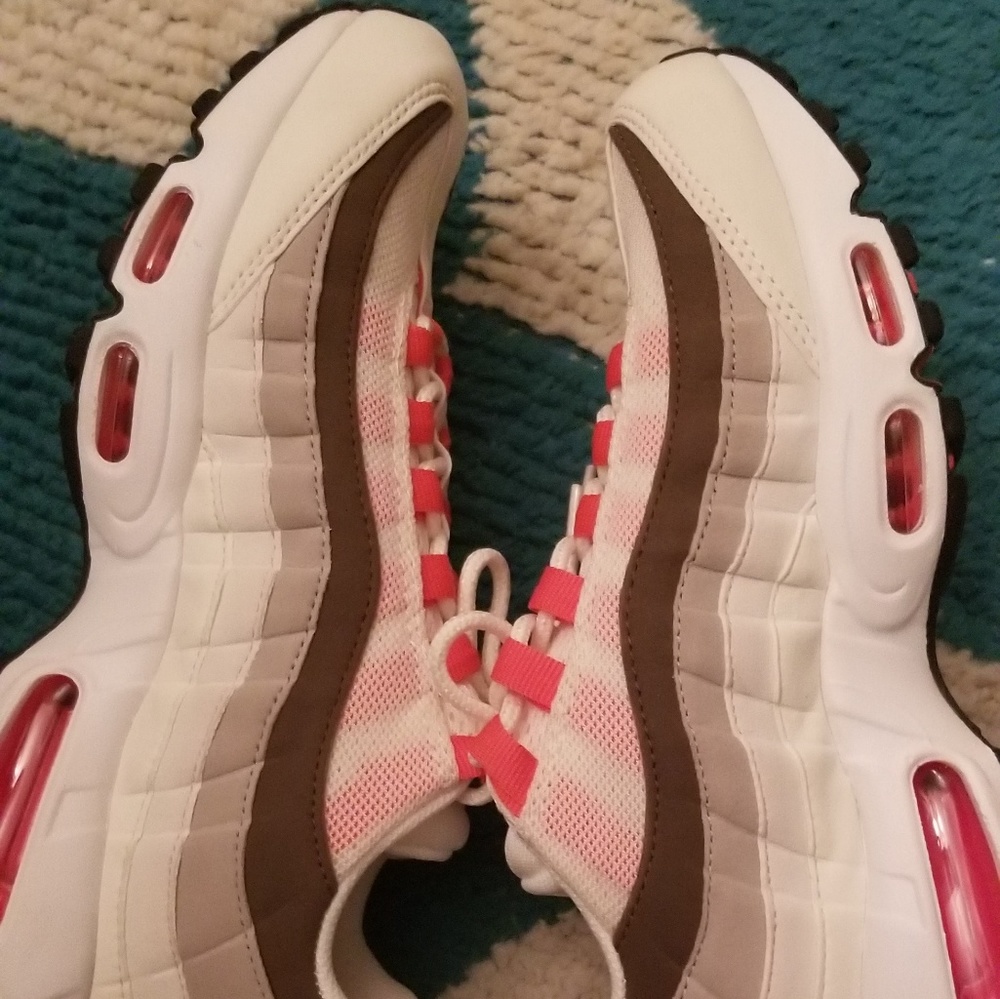 Size 9 Air Max tennis shoes